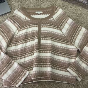 American Eagle Tan, White, and Cream Sweater